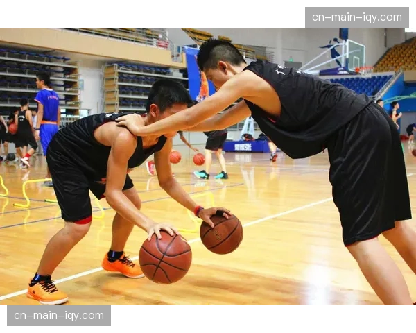 NBA学院举办全球训练营，重点课程包括“控球决策与投篮选择效率”。